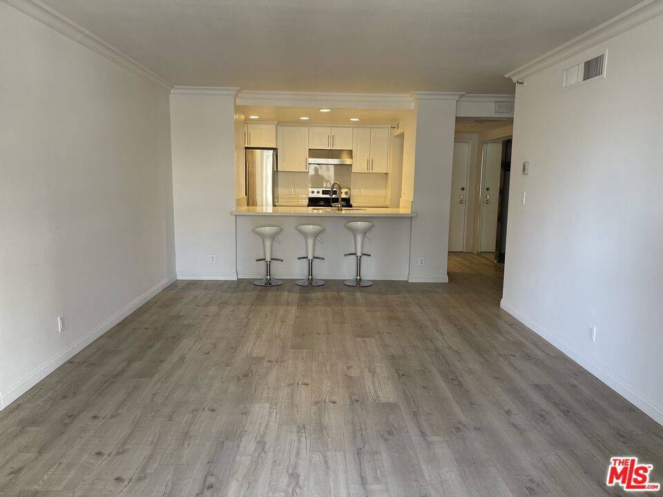 Los Angeles, CA 90015,600 W 9TH ST #1103