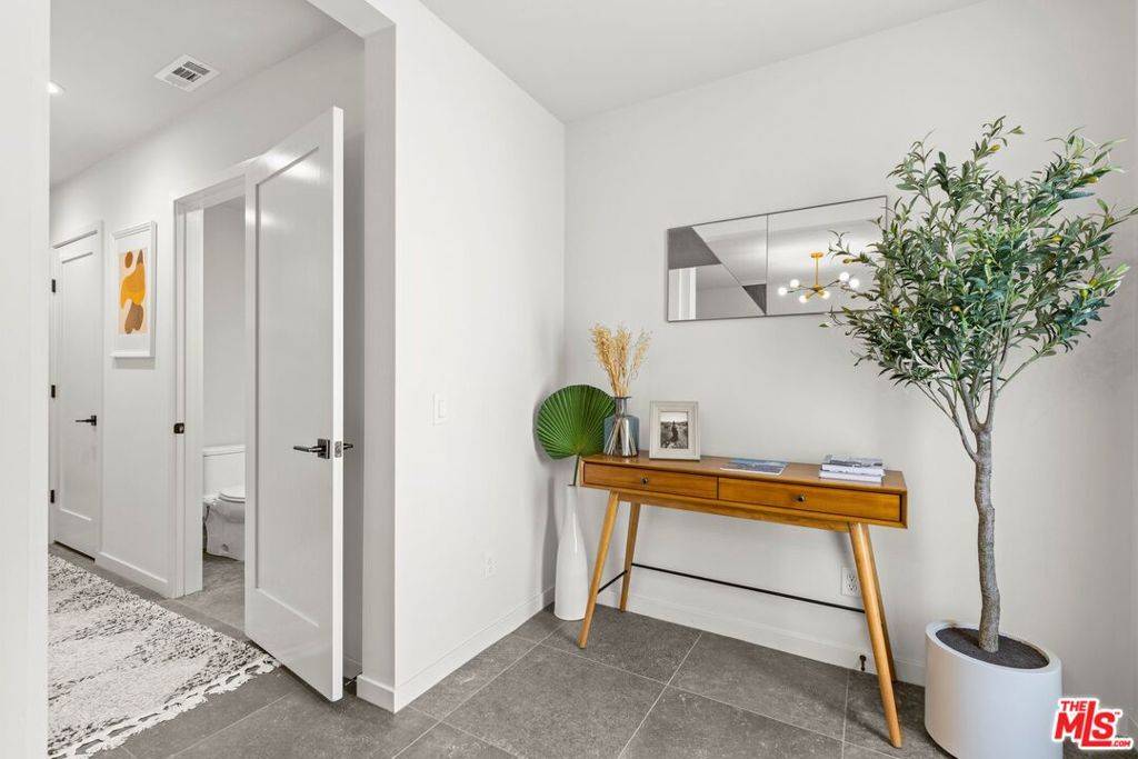 Los Angeles, CA 90041,4520 N Ayla LN