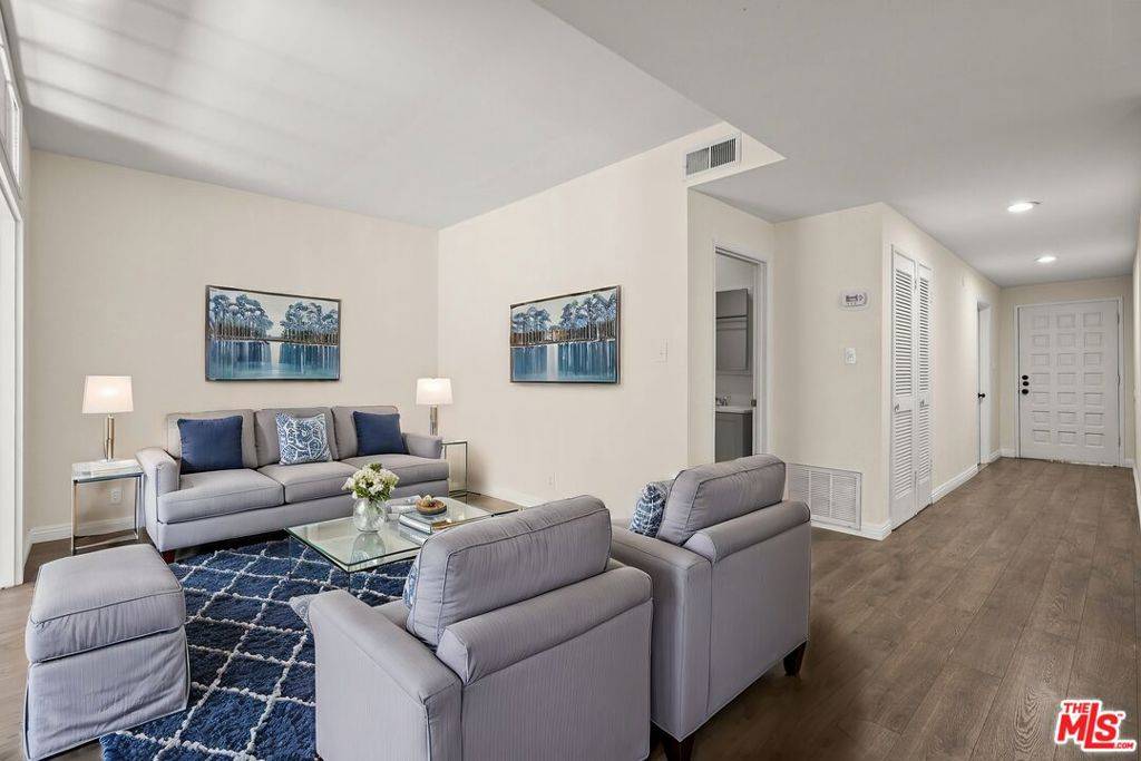 West Hollywood, CA 90069,1228 N La Cienega BLVD #105