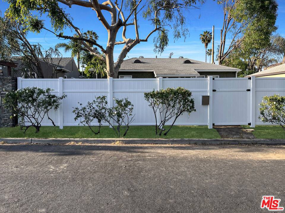 Sherman Oaks, CA 91403,15227 Valleyheart DR