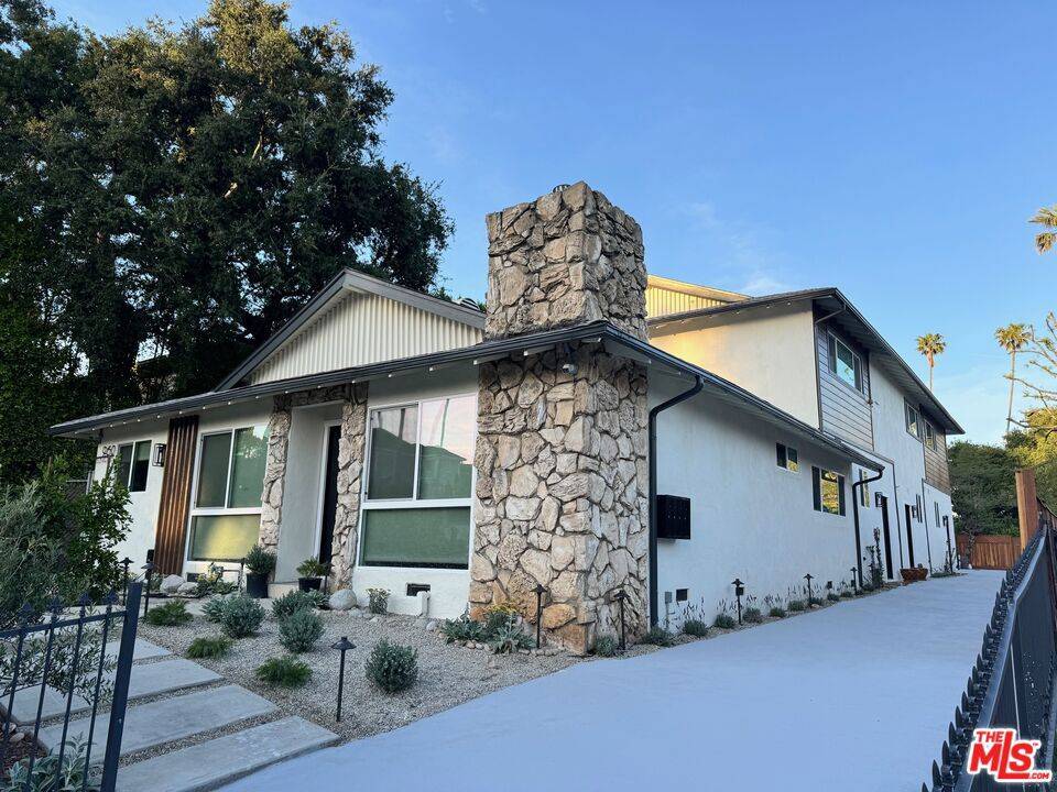 Pasadena, CA 91104,960 N Los Robles AVE