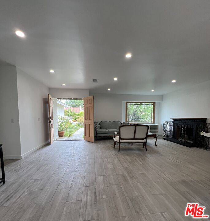 Westlake Village, CA 91362,30872 Janlor DR