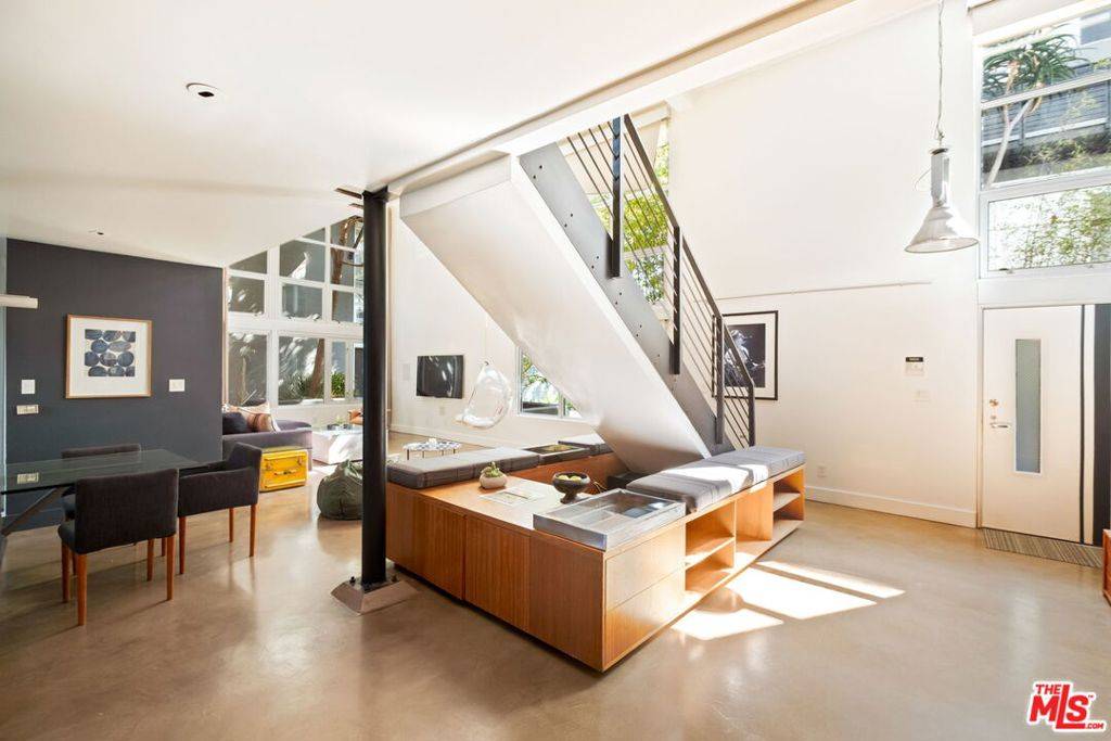 West Hollywood, CA 90046,1037 N Laurel AVE #11B