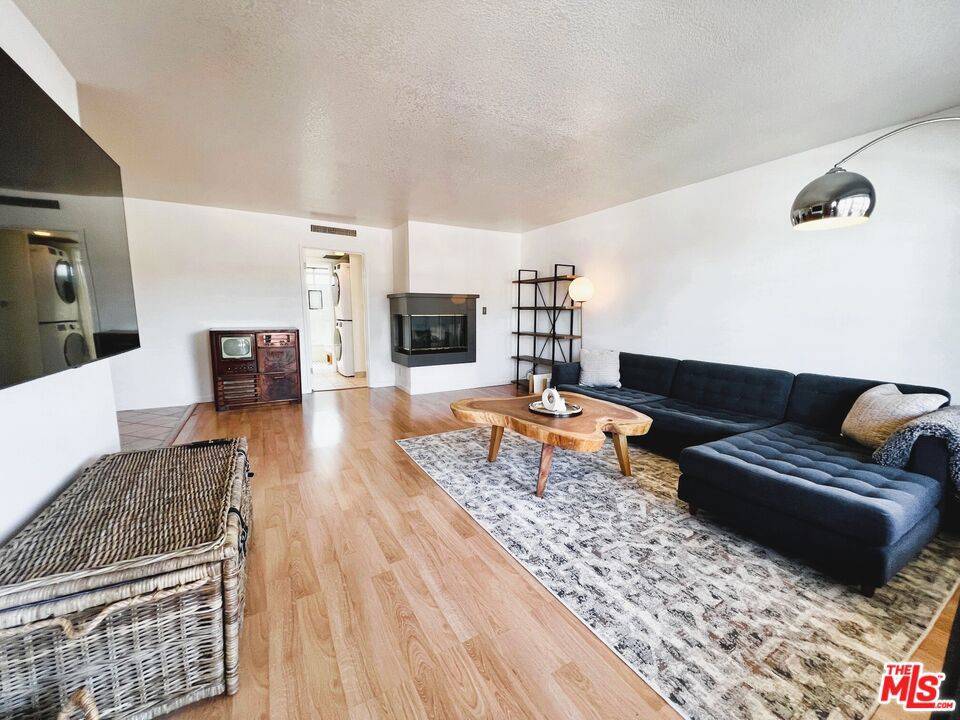 Santa Monica, CA 90404,1217 20th ST #302