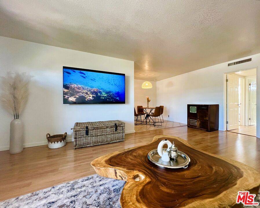 Santa Monica, CA 90404,1217 20th ST #302