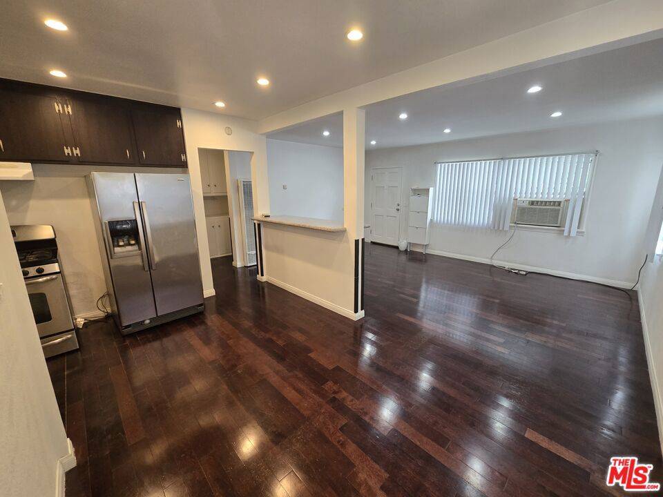 Van Nuys, CA 91405,14758 Lemay ST