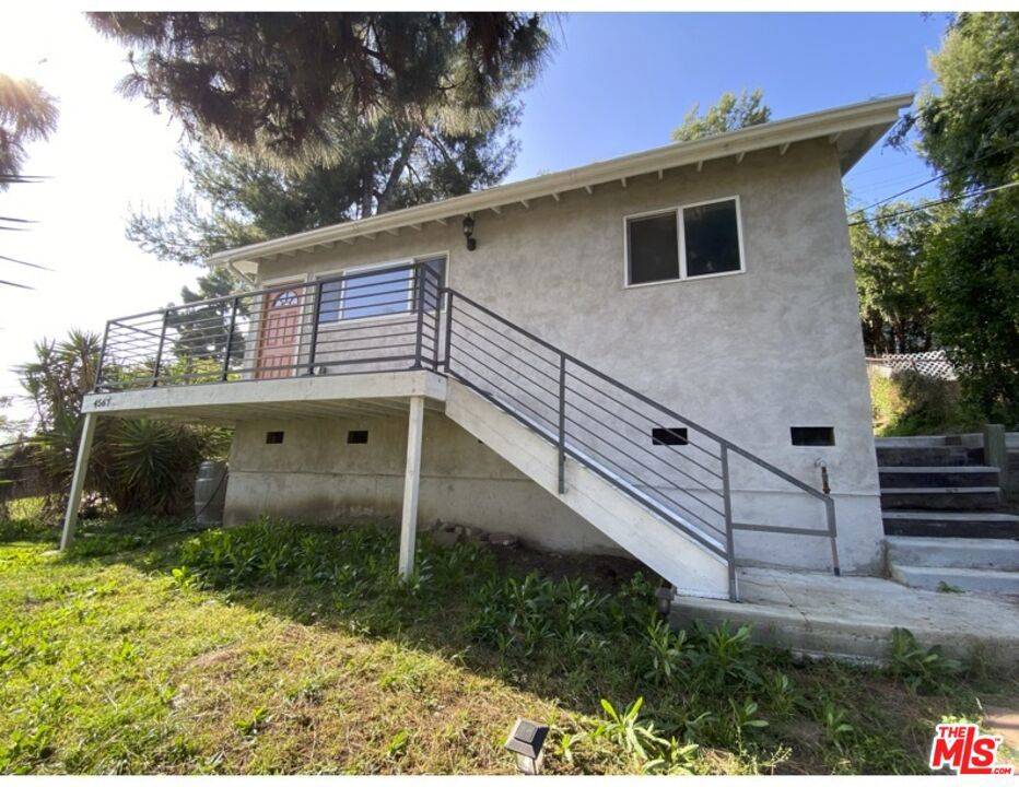 Los Angeles, CA 90032,4567 Yellowstone ST