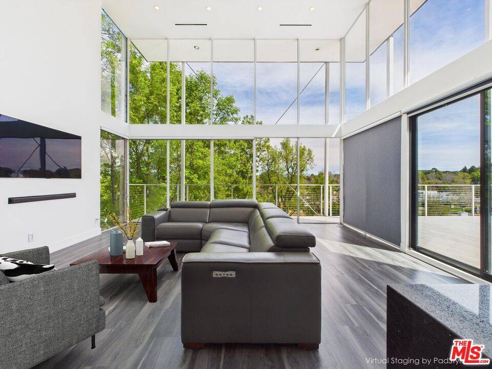 Woodland Hills, CA 91364,4942 Marmol DR