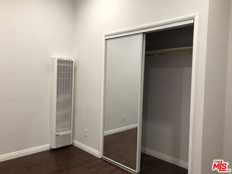 Los Angeles, CA 90056,5504 S Corning AVE