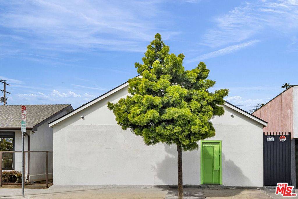 Los Angeles, CA 90044,9611 S Vermont AVE
