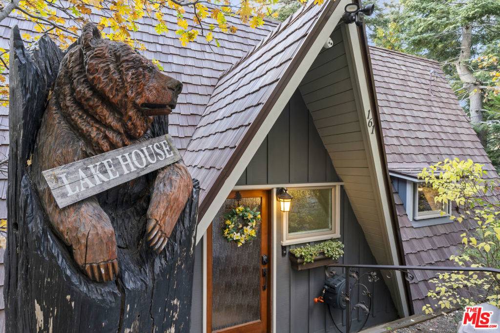 161 Rocky Point RD Lake Arrowhead, CA 92352