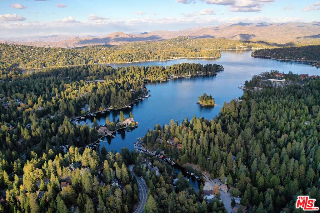 Lake Arrowhead, CA 92352,161 Rocky Point RD
