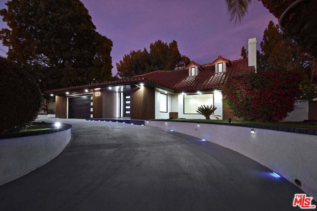Granada Hills, CA 91344,12112 Woodley AVE