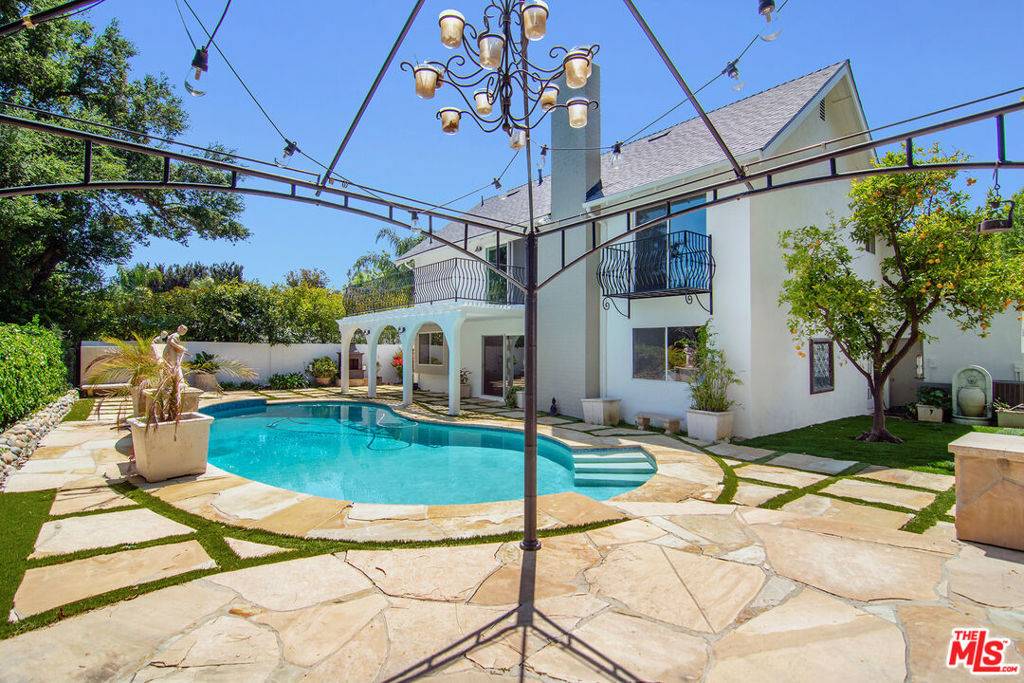 Agoura Hills, CA 91301,5020 Dantes View DR