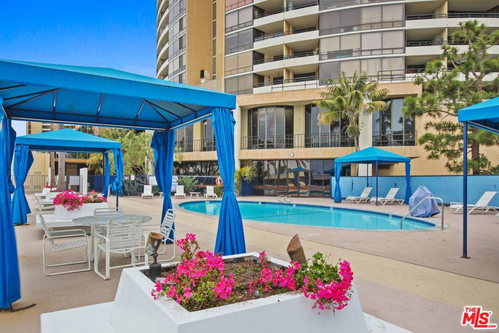 Los Angeles, CA 90292,4316 Marina City Drive #521C