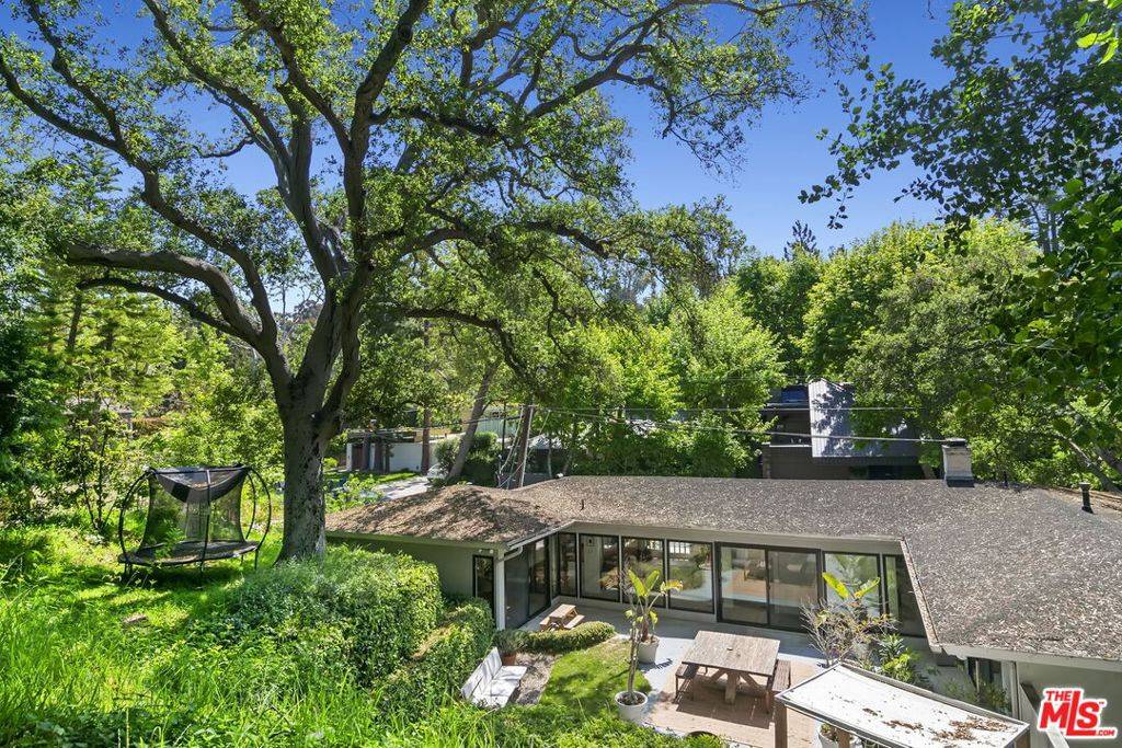 Pacific Palisades, CA 90272,747 Brooktree RD