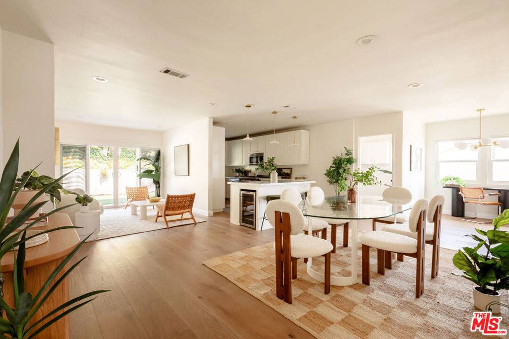 Los Angeles, CA 90043,5018 Valleydale AVE