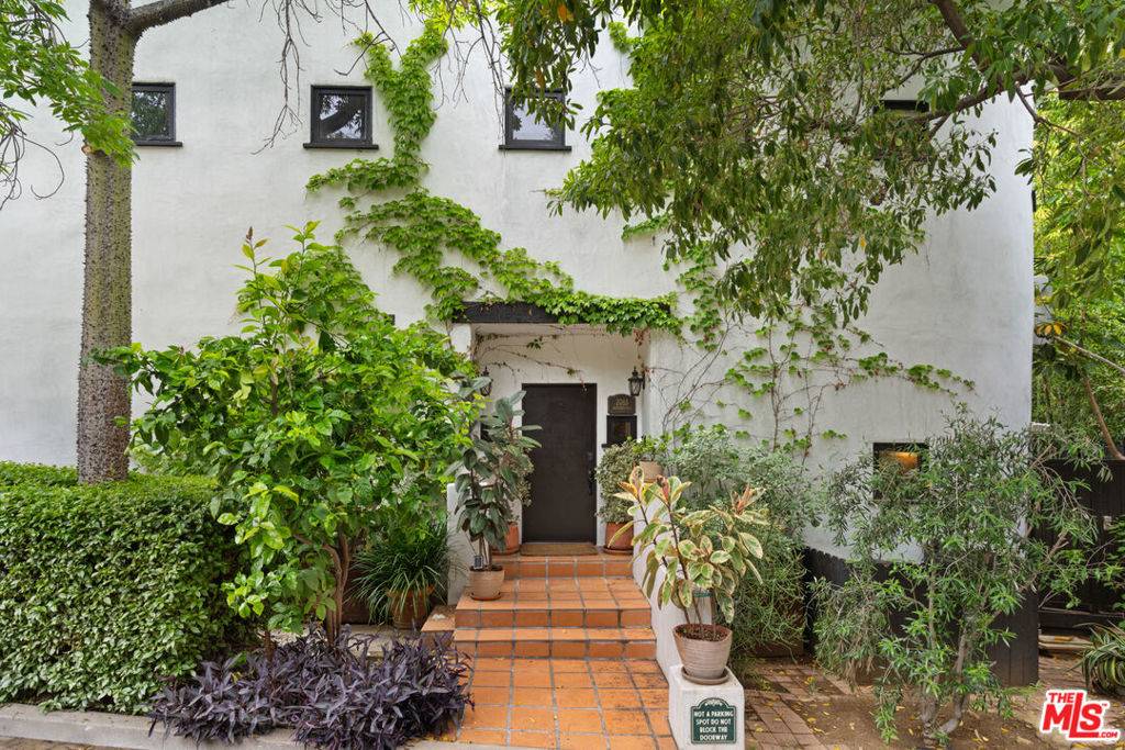 Los Angeles, CA 90068,2065 Watsonia TER