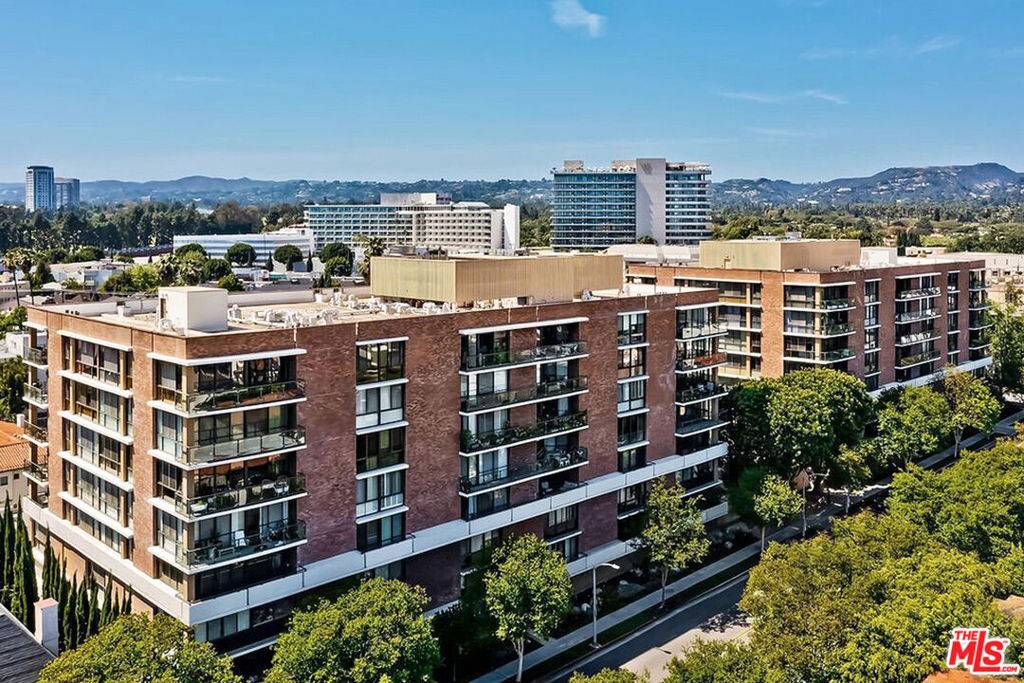 Beverly Hills, CA 90212,211 S Spalding DR #404S
