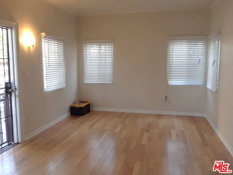 Los Angeles, CA 90038,1204 N CITRUS AVE