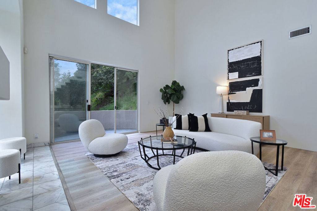 Beverly Hills, CA 90210,1701 N Beverly Drive