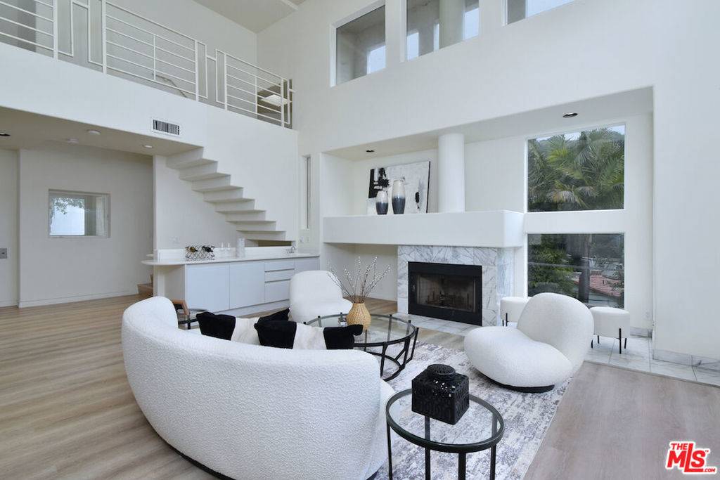 Beverly Hills, CA 90210,1701 N Beverly Drive