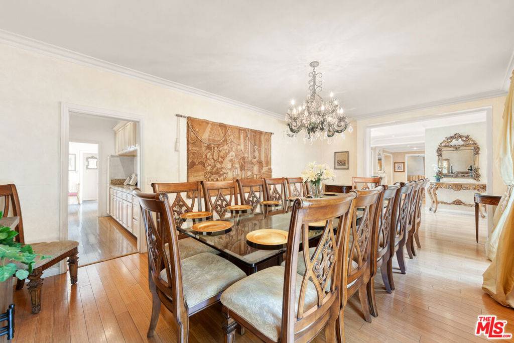 Beverly Hills, CA 90210,1148 COLDWATER CANYON DR