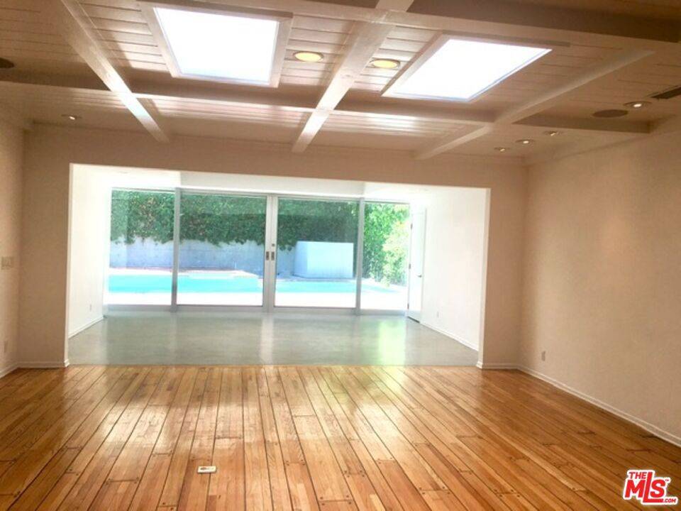 Sherman Oaks, CA 91423,4031 Hollyline AVE