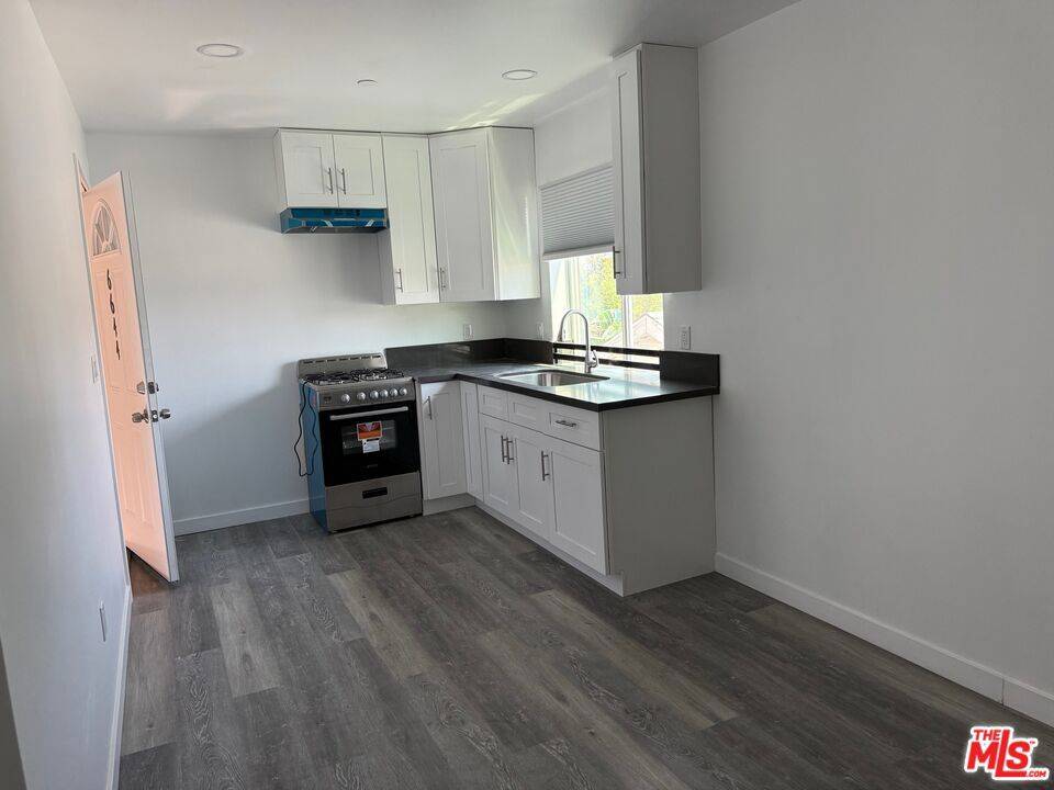North Hollywood, CA 91606,6644 IRVINE AVE