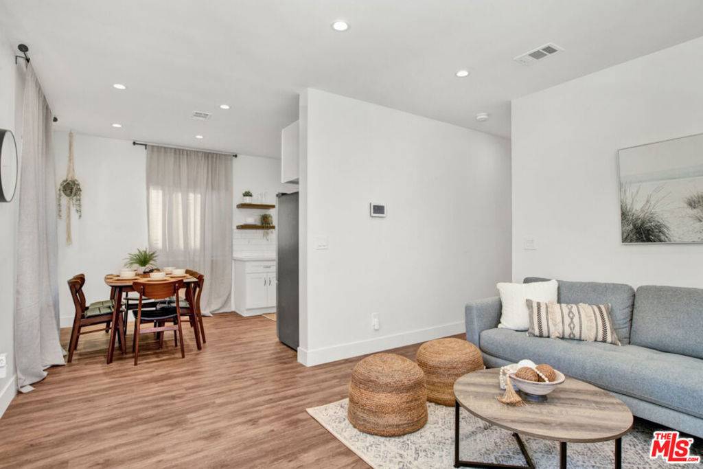 Burbank, CA 91506,1837 N Brighton ST