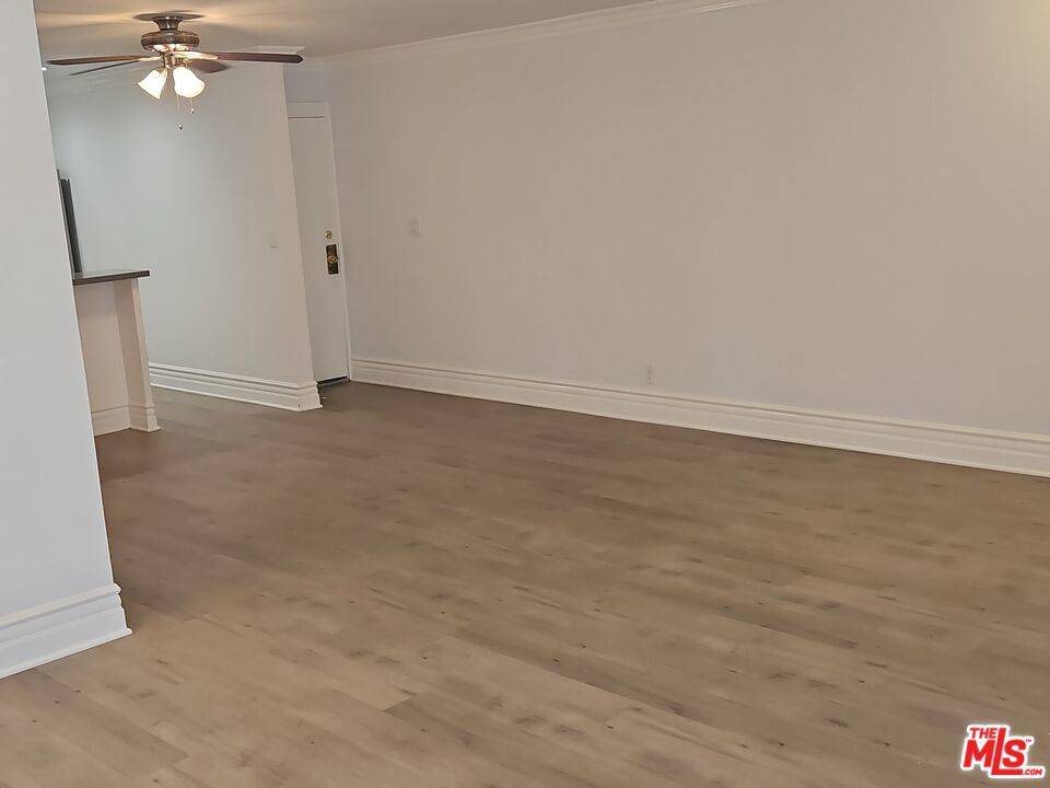 Santa Monica, CA 90403,827 2Nd ST #208