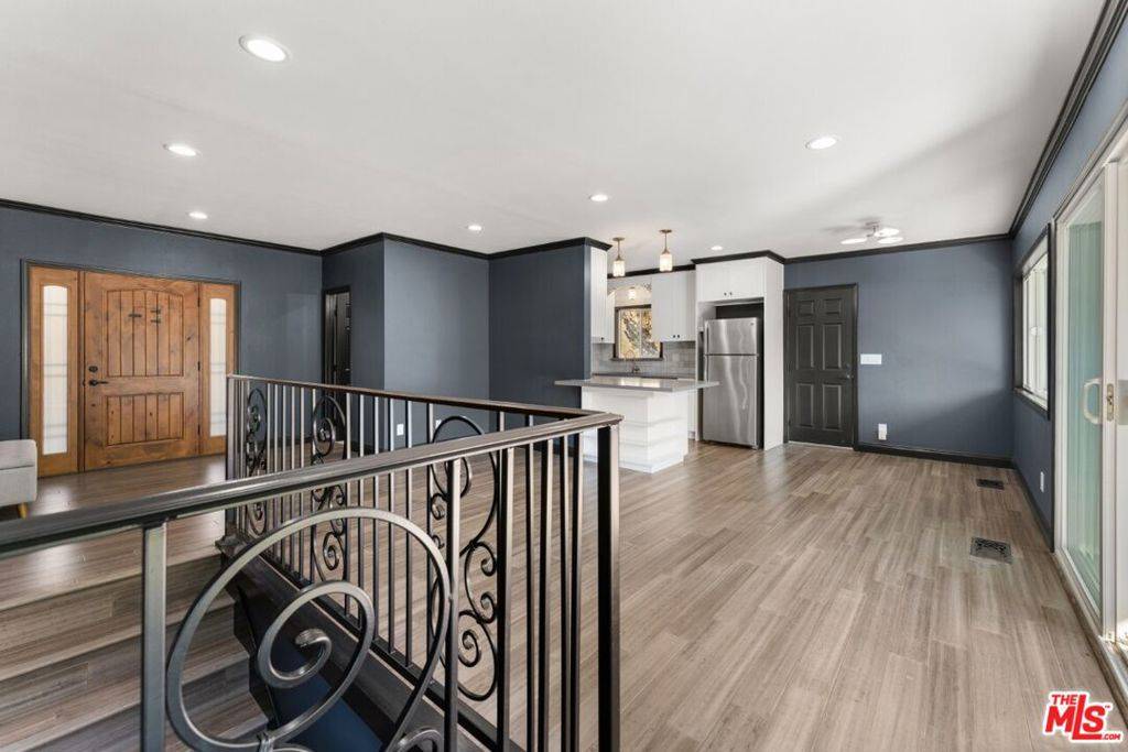 Tujunga, CA 91042,7083 Highcliff TRL