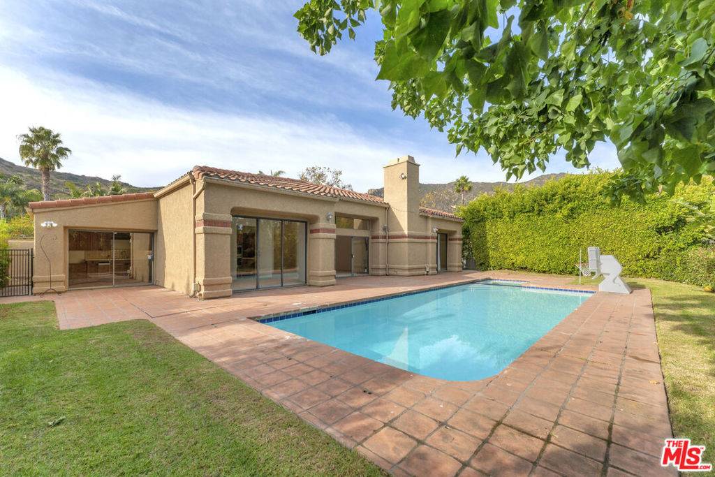 Malibu, CA 90265,3516 Malibu Country DR