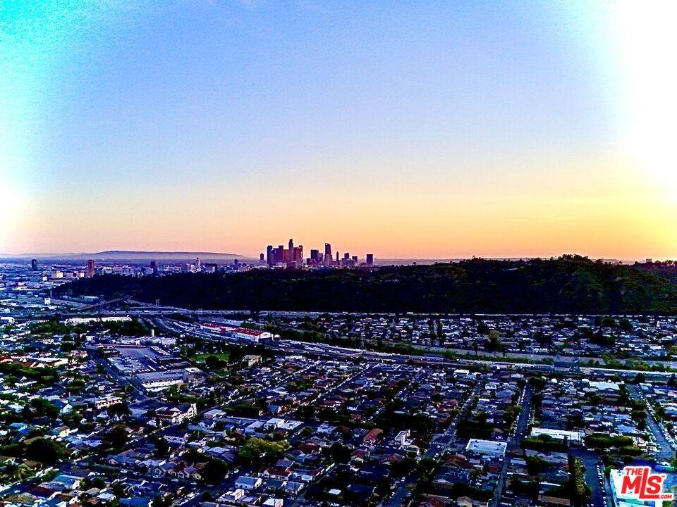 Los Angeles, CA 90065,3620 Altamont ST