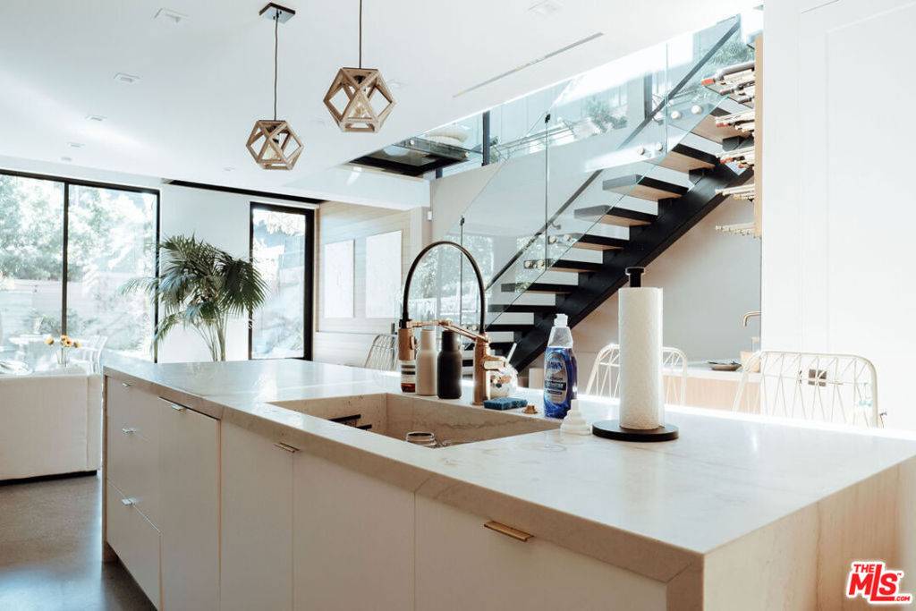 Venice, CA 90291,115 Park PL