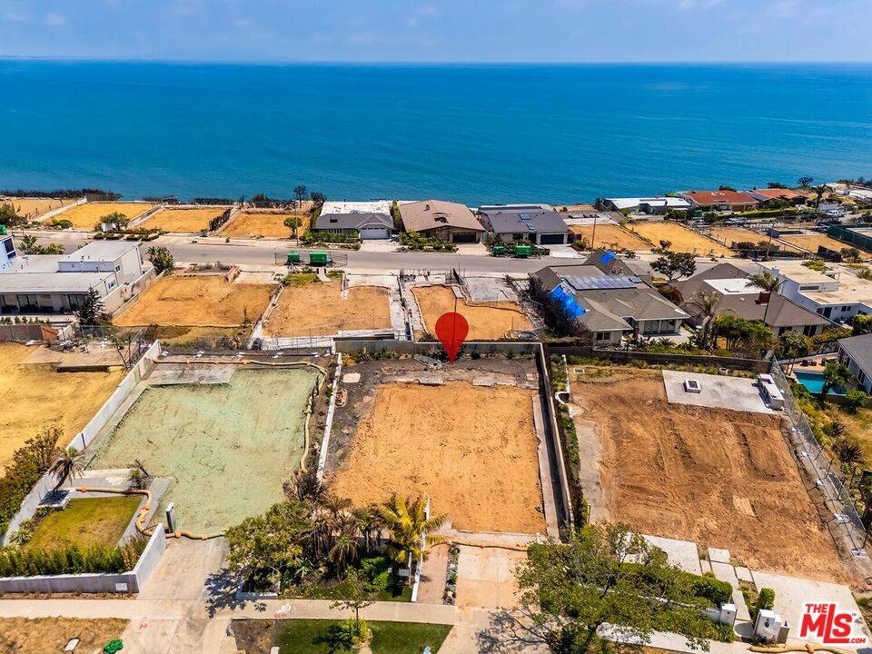 Malibu, CA 90265,18208 Kingsport DR