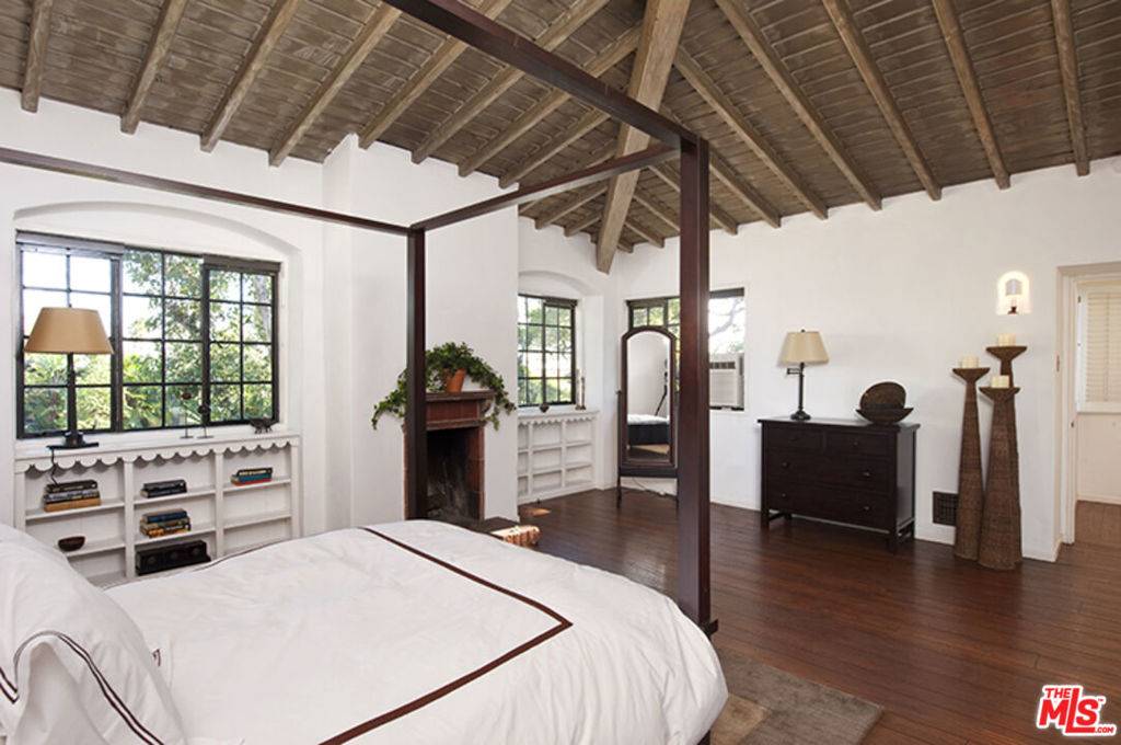 West Hollywood, CA 90046,1355 N LAUREL AVE #2