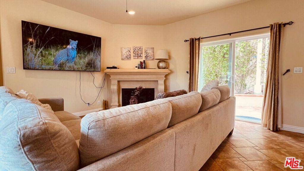 Woodland Hills, CA 91364,4324 Saltillo ST