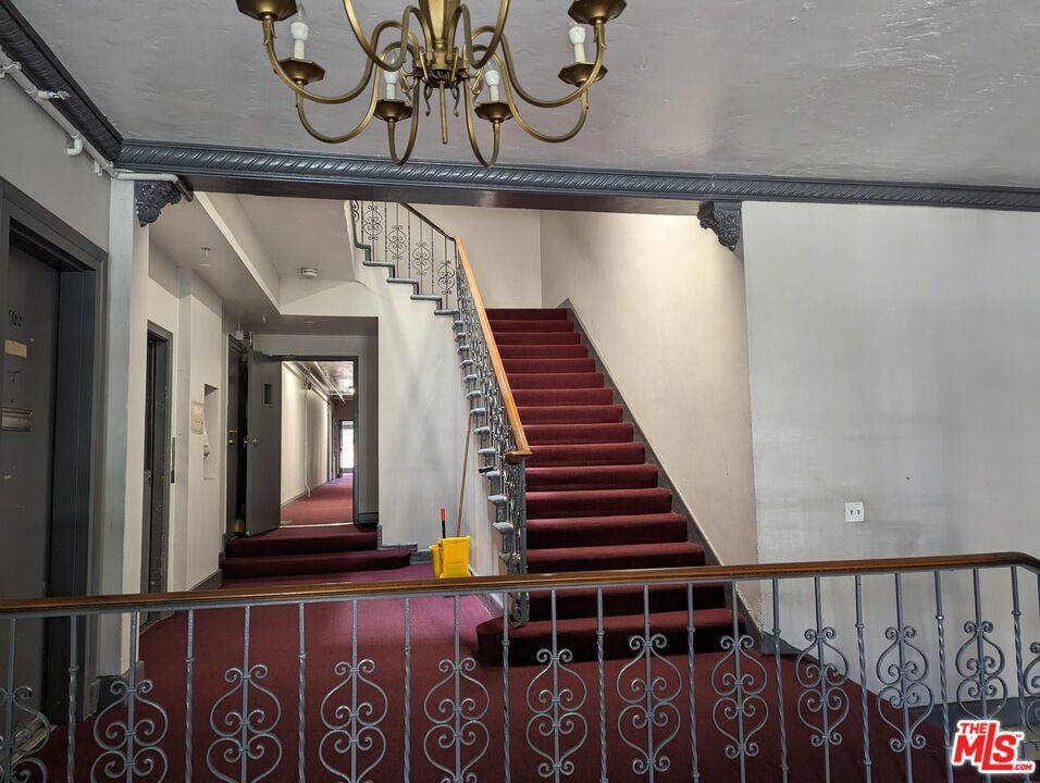 Los Angeles, CA 90020,335 S Berendo ST #335-300