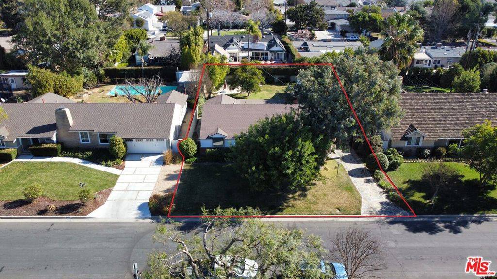 Van Nuys, CA 91406,6924 Chisholm AVE