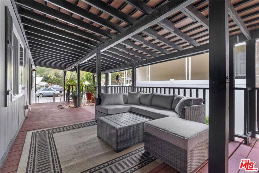 Woodland Hills, CA 91364,4201 Topanga Canyon BLVD #31