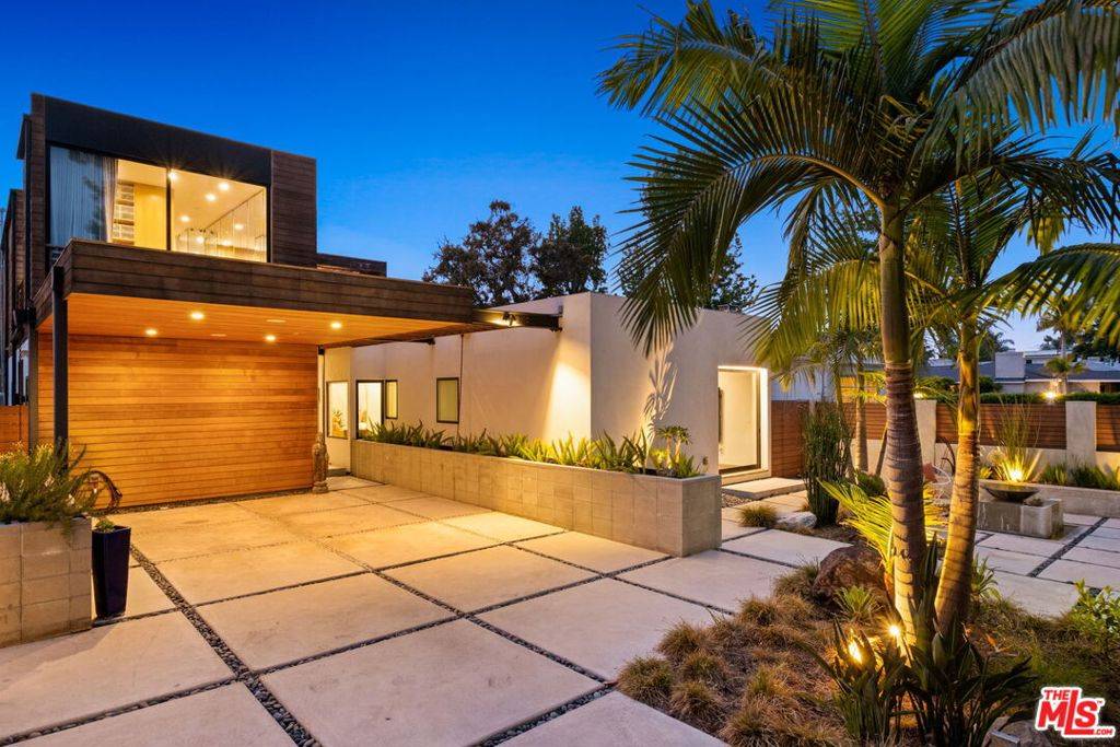 Sherman Oaks, CA 91423,4951 Nagle AVE