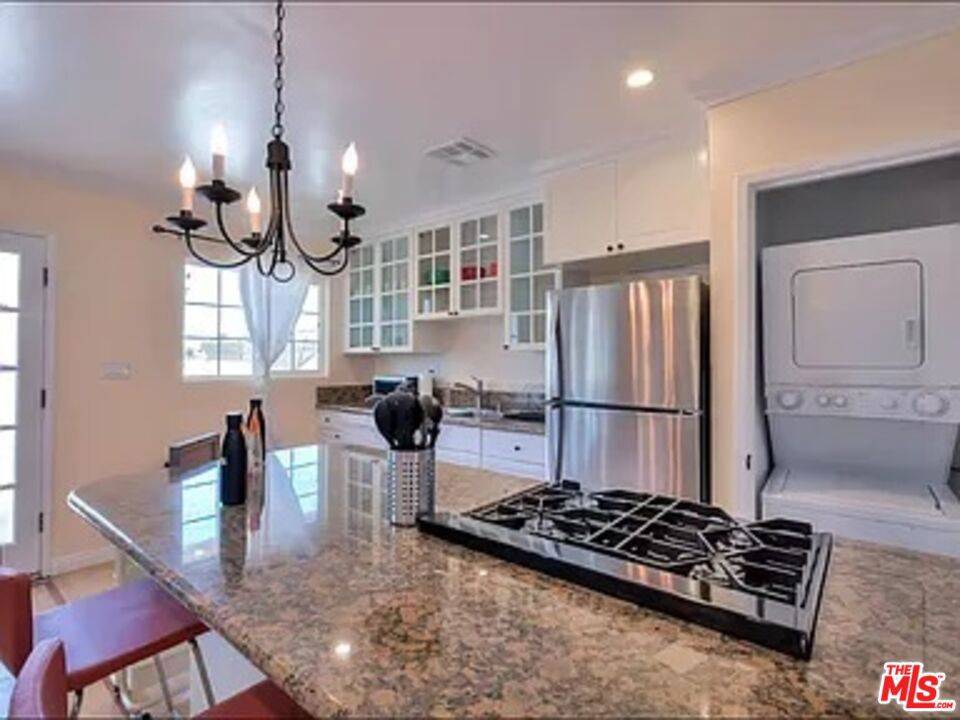 Santa Monica, CA 90403,1028 12th ST #10