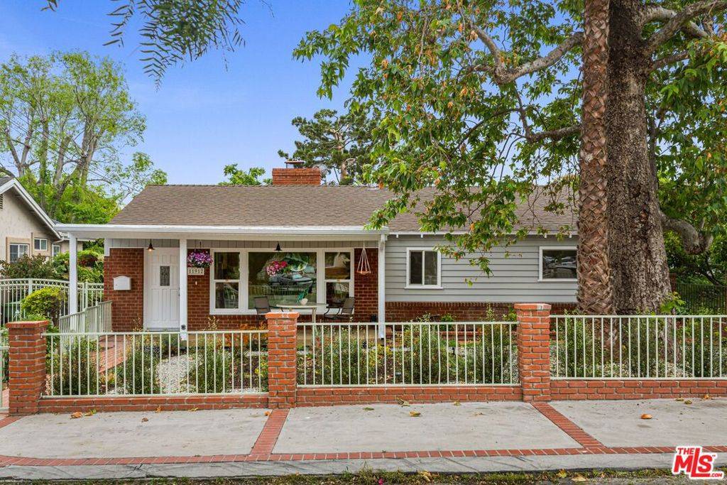 Los Angeles, CA 90066,11912 Charnock RD
