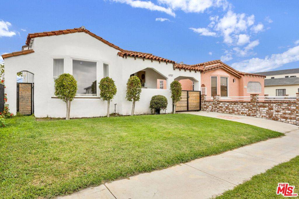 Los Angeles, CA 90043,6707 4th AVE