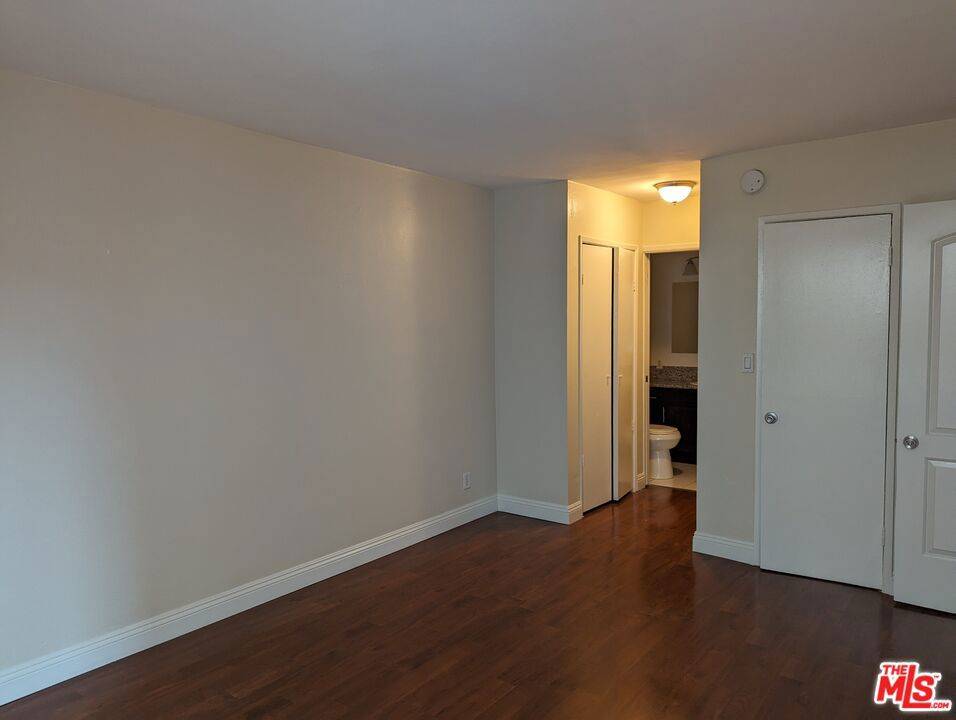 West Hollywood, CA 90048,633 N Sweetzer AVE #1