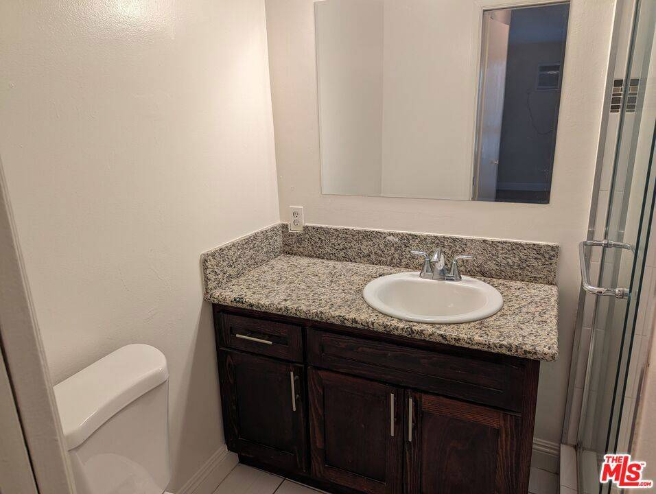West Hollywood, CA 90048,633 N Sweetzer AVE #1
