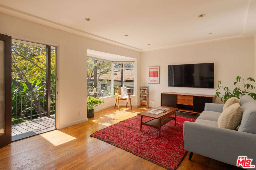 West Hollywood, CA 90046,1318 N Crescent Heights BLVD #211