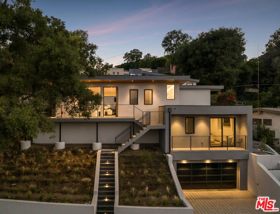 Los Angeles, CA 90027,3616 Cadman DR