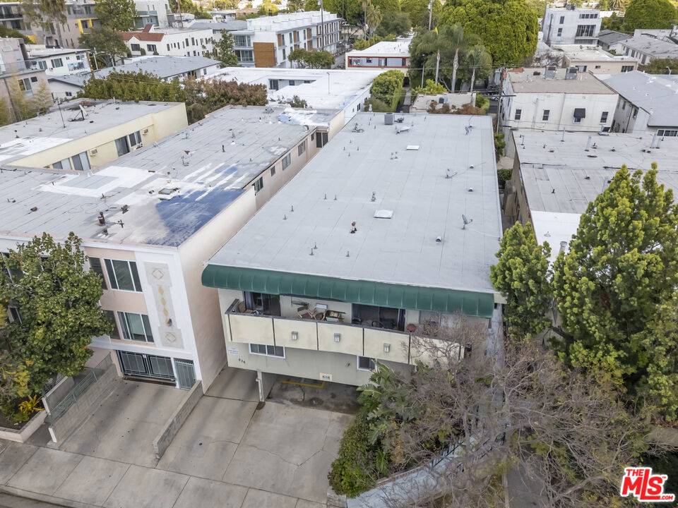 West Hollywood, CA 90046,936 N Orange Grove AVE